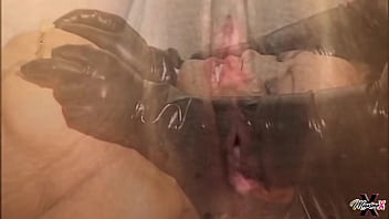 Preview 4 of Boy Pornhub Hidden - Nice Lesbian Scenes Of Madame Noir Shaving Maxine X&#039_s Pussy!
