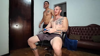 Preview 1 of Misre Girls - meu amigo me comeu enquanto jogava v&iacute_deo game