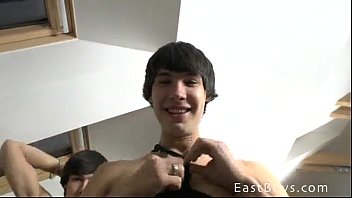 Preview 3 of Pornhub Xx - Irm&atilde_os se exibindo e se masturbando pra CAM / Brothers jerking