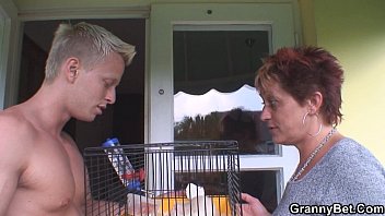 Preview 2 of Iandan Xxx Viduo Hd - Granny games with hot neighbour