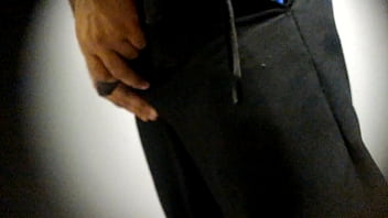 Preview 3 of Fat Ass Mom Lesbians - Seguran&ccedil_a do supermercado davo banheirao mijando