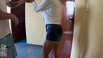 Preview 1 of 12yars Xvideo - Prostituta tetona me pide que me ponga el preservativo pero me lo quito y le dejo el co&ntilde_o goteando de leche
