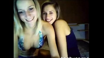 Preview 1 of Hwo To Give A Blowjob - Hot young camgirls eat pussy