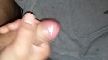 Preview 2 of Gay Maduro Activo Franelero - Jalandome la verga y aventando mecos/ jerking and cumshot.
