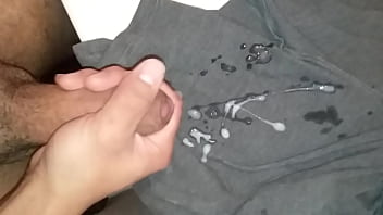 Preview 4 of Gay Maduro Activo Franelero - Jalandome la verga y aventando mecos/ jerking and cumshot.