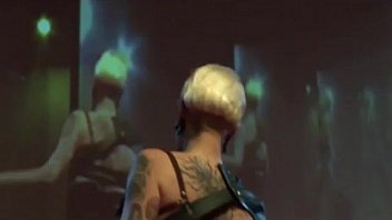 Preview 1 of Penis Manstrubasi - tattooed lesbian fisting live on stage