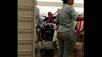 Preview 3 of Omajhdjef - Thick Hispanic Pawg Ass in tight blue jeans