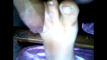 Preview 4 of Malaysia Girls Malay - leche en pies de mi mujer d. 6