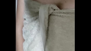 Preview 1 of Blod Sel Pek - Mi vecina se ducha en mi BA&Ntilde_O y me la termino COGIENDO haci&eacute_ndola tener MUCHOS ORGASMOS! (SQUIRT)