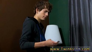 Preview 1 of Rocco Lena - Video porno de emos free Giovanni is late for dinner with his hunky