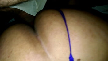 Preview 1 of Exesaz - Hilo dental vestido coco Esposa caliente