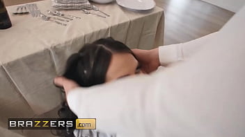 Preview 2 of Seven Xxx Video Sexy - Bartender Alexa Payne Wants To Make A Boring Party A Little More Fun So She Sneaks For A Quick Fuck With Zac - BRAZZERS
