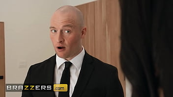 Preview 1 of Seven Xxx Video Sexy - Bartender Alexa Payne Wants To Make A Boring Party A Little More Fun So She Sneaks For A Quick Fuck With Zac - BRAZZERS