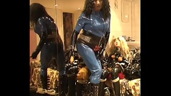 Preview 2 of Laura Lactating - Roxina2007BlueLatexEbonyGurl260207.WMV