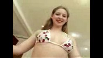 Preview 1 of Me Coji A Mi Cuada Y Suegra 3gp - a gets destructed in her first time