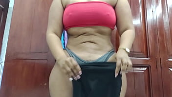 Preview 4 of First Attempt Girl Sexy Video - Grabamos a la criada haciendo travesuras