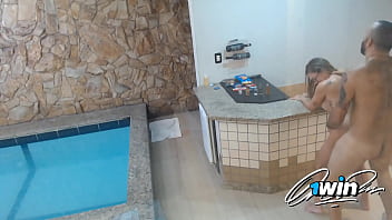 Preview 4 of Russian Waite - Minha ex veio me visitar e estourei o cu dela perto da piscina. Camera de seguran&ccedil_a gravou tudo.