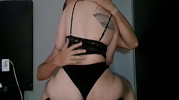 Preview 1 of Findporno Russ - Meus dedos na sua bucetinha sempre fazem ela gozar bem gostoso