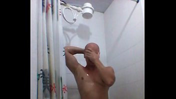 Preview 2 of Hentai Sxi - Depilado no banho