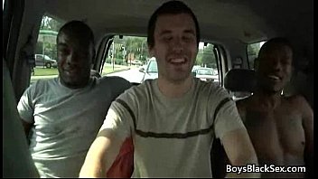 Preview 1 of Shareroom With Mom - Black Dude Fuck Tight White Asshole 05