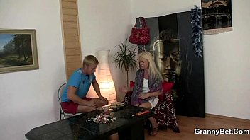 Preview 2 of Totlet Xvdeos - He bangs very old blonde from behind