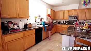 Preview 2 of Xnxxnm Rqewi O Cxxn - When a Helping Hand Goes Too Far Scarlett Venom,  Juan Loco