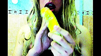 Preview 4 of Grandmother Small Son Jungle - rubia putita de s. manda video a su novio mamando un platano
