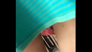 Preview 2 of Michaella Valdez Pinay - upskirt boliviano en tanga rosa