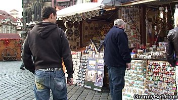 Preview 1 of Saneli Xxx Videos Hd - Old granny tourist is picked up and screwed