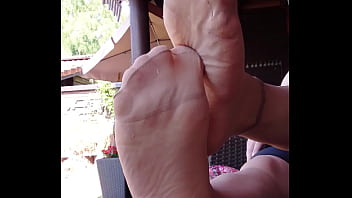 Preview 3 of Sonilion Xxx Fack Video - Meine Nylonf&uuml_&szlig_e auf der Veranda