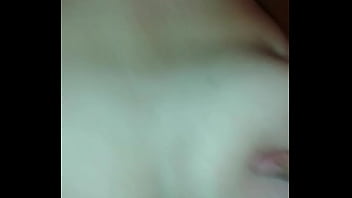 Preview 3 of Stripteases - Novinha casada adora de quatro!
