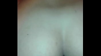 Preview 1 of Stripteases - Novinha casada adora de quatro!