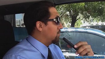 Preview 1 of Encoxando Com A Mao - Lucy seduced Juan by sucking his cock