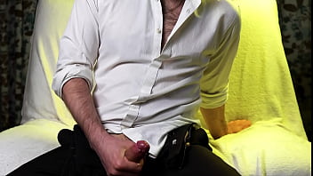 Preview 4 of Asansr Gizli - A guy with very sexy hands jerks off his small cock and cums loudly on camera.