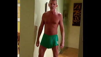 Preview 2 of Indian Fuck Vdo - The housebear washes,  Pervy PapiFachero dries. What&#039_s a pervy papi supposed to do while he waits for the housebear to giv ...