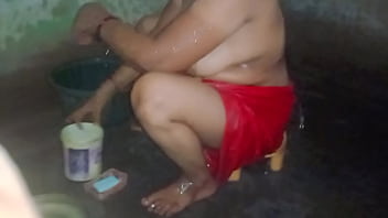 Preview 2 of Pussy Suck Byvson - Desi beauty girl bathing in changing dress