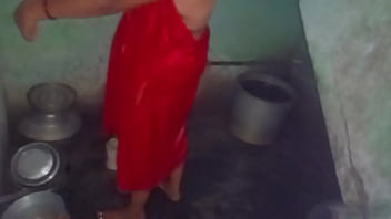 Preview 3 of Pussy Suck Byvson - Desi beauty girl bathing in changing dress