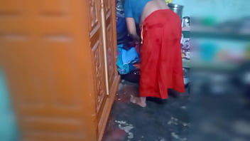 Preview 4 of Pussy Suck Byvson - Desi beauty girl bathing in changing dress