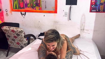 Preview 3 of Bbbb Xxxx Video - Ele pediu pra encher minha buceta de porra ! Eu falei que podia mais s&oacute_ que teria que encher minha boca de porra tbm ! Gozada ao extremo