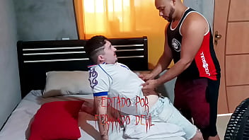 Preview 1 of Son Dont - Urs&atilde_o macetando e fistando branquinho tatuado sem d&oacute_ (COMPLETO NO RED)