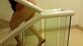 Preview 3 of Hilda Png - Sexy Nalgona sin calzones sube escaleras