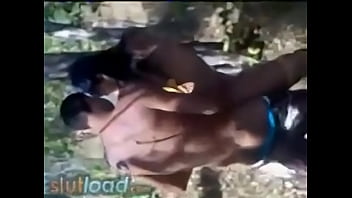 Preview 4 of 100 Me Se 90 Ko - Travesti dando sem camisinha