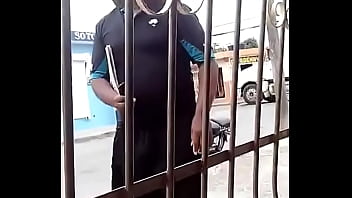 Preview 4 of Pundai Nuckky - Dominicano se pajea en la calle