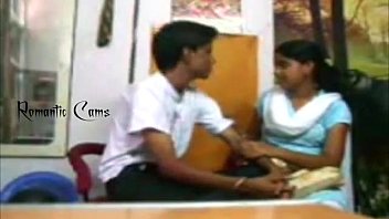 Preview 1 of Xnxxx Indian Mom - New Indian Village Girl Caught On Camera While Romancing With Boyfriend At