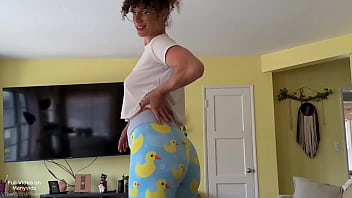 Preview 1 of Baraja Xxx Com - Stepmom Shows Off How Nasty She Is In Front of Your Friend
