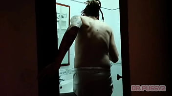 Preview 1 of Big Black Cock Milf Brunete - CUNHADO FICA ESCONDIDO NO BANHEIRO PARA GRAVAR A ESPOSA DO IRM&Atilde_O PARA SE MASTURBAR DEPOIS A VER O VIDEO