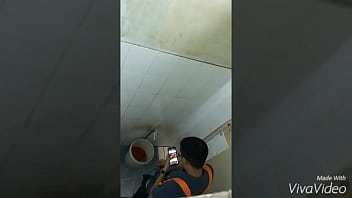 Preview 2 of Bangali Desi Video - [Quay l&eacute_n] Trai thẳng x&eacute_t nghiệm tinh tr&ugrave_ng ở bv H&ograve_a Hảo SG