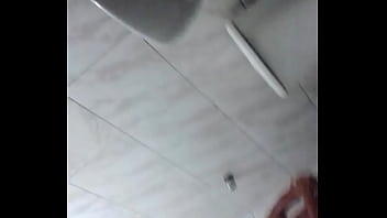 Preview 3 of Sandra Dewi Telanjang - Novinha no banho do rio de janeiro