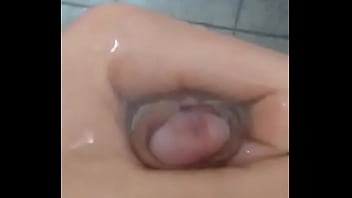 Preview 4 of Aunty Porny Bath - Boy novinho batendo uma pensando em mim