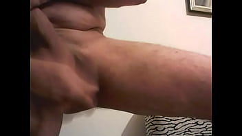 Preview 2 of Milly Amorim Tube Forte - afeitando  los huebos